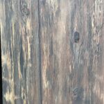 Holzoptik mit dekorativem Putz von Sanstucco — natürliche Eleganz und Gemütlichkeit für Ihr Zuhause!