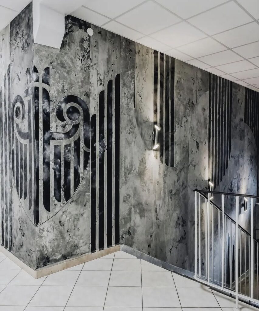 Schablonen – Präzise Kunstwerke und grenzenlose Gestaltungsmöglichkeiten für Ihre Wände