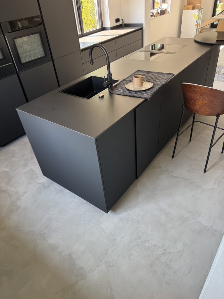 Mikrozement in Nürnberg – Fugenloses Premium-Design für stilvolle Räume